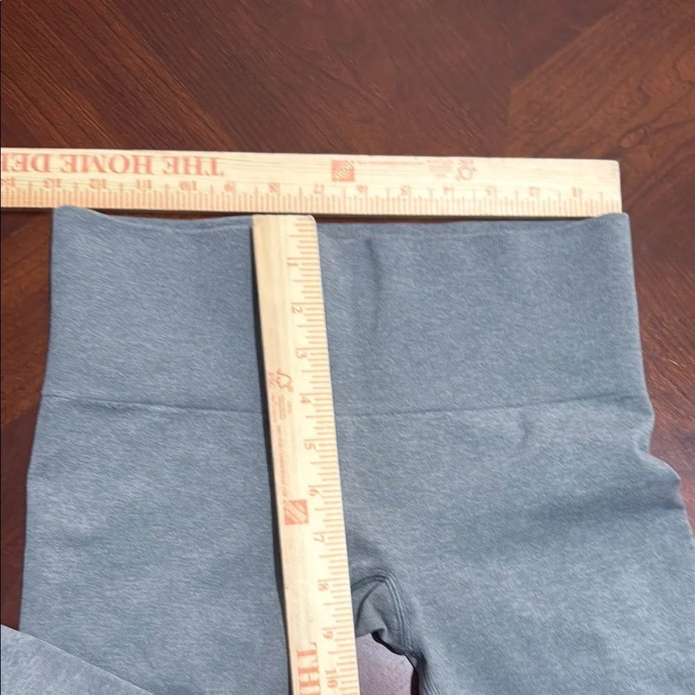 Lululemon Athletica Gray Leggings Soft knit awakening crop Taryn Toomey collect